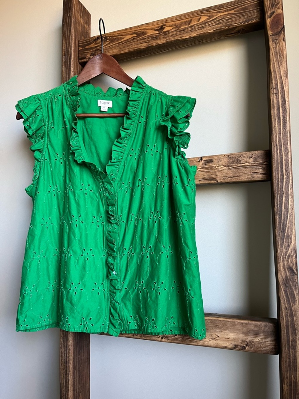 J.Crew Factory Kelly Green Eyelet Sleeveless Top – Ruffle Trim Blouse: Size M